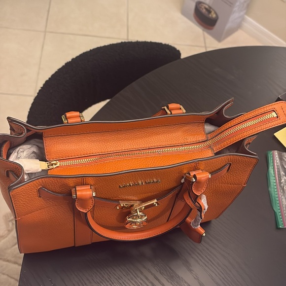 Michael Kors Nouveau Hamilton Large Burnt Orange Handbag NWT includes dust bag - Picture 2 of 5